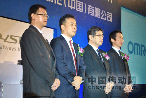 左起：柳泉、山崎 真哉、滕本 茂樹、大場 合志