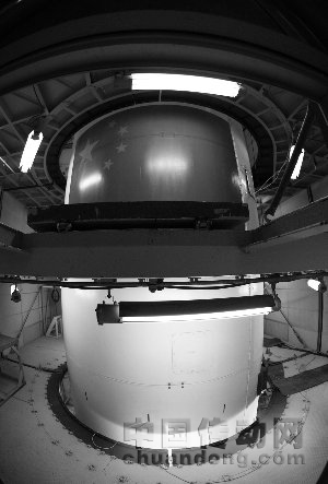 天宮一號目標飛行器、長征二號FT1型運載火箭組合體（局部）。